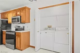 30370 Sugar Sand Ln, North Olmsted, OH 44070 - Photo 17