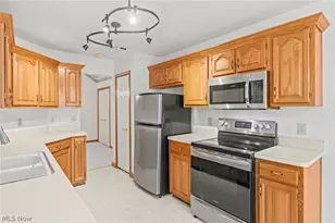 30370 Sugar Sand Ln, North Olmsted, OH 44070 - Photo 15