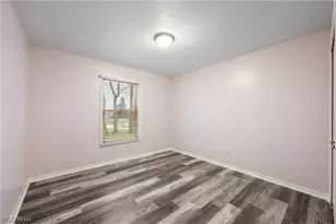 528 E Howe Rd, Tallmadge, OH 44278 - Photo 27