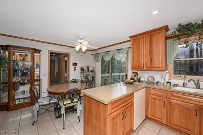 9083 Woodcrest Drive, Brecksville, OH 44141 - Photo 5