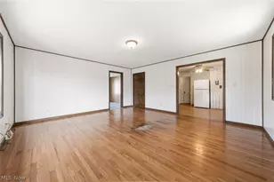 344 E 246th St, Euclid, OH 44123 - Photo 13