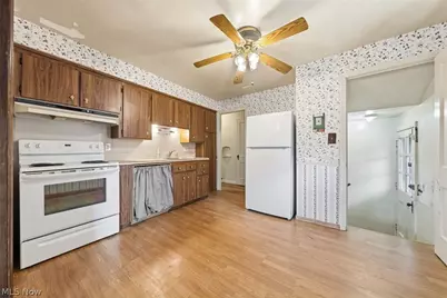 344 E 246th Street, Euclid, OH 44123 - Photo 5