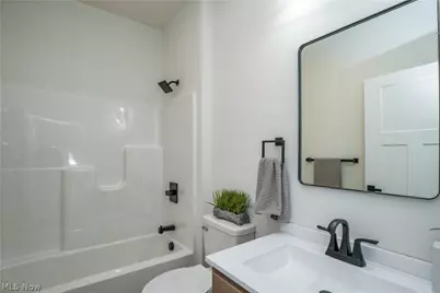 8421 Wadsworth Road, Wadsworth, OH 44281 - Photo 23