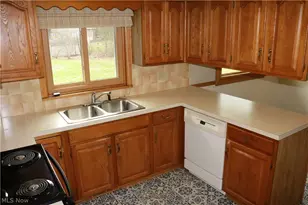 3788 Carl St NW, Uniontown, OH 44685 - Photo 7