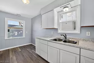 13510 Bennington Ave, Loveland, OH 44135 - Photo 7