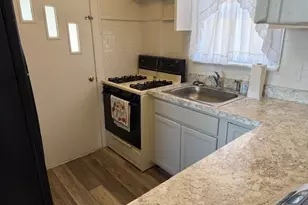 692 W Thornton St, Akron, OH 44307 - Photo 11