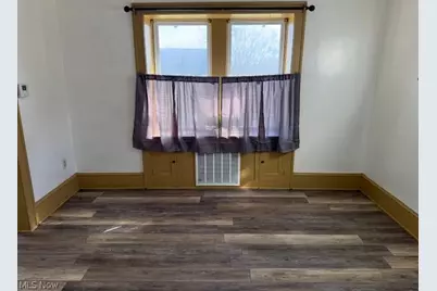 692 W Thornton Street, Akron, OH 44307 - Photo 9