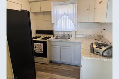 692 W Thornton Street, Akron, OH 44307 - Photo 7