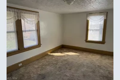 692 W Thornton Street, Akron, OH 44307 - Photo 15