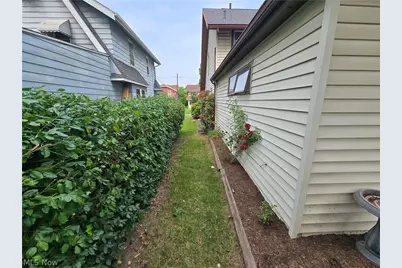 1043 Oakland Avenue, Akron, OH 44310 - Photo 5