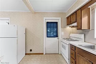 1887 Ritzman Ct, Akron, OH 44314 - Photo 13