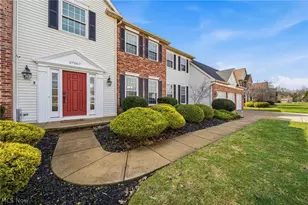 27067 Sanctuary Ln, Olmsted Twp, OH 44138 - Photo 3