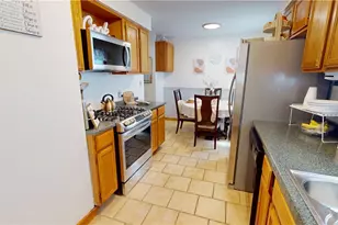 13504 Maple Leaf Dr, Garfield Heights, OH 44125 - Photo 3