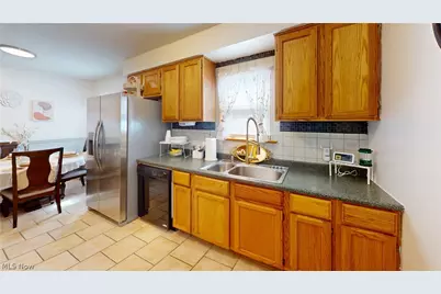 13504 Maple Leaf Drive, Garfield Heights, OH 44125 - Photo 5