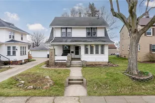 352 Bellflower Ave NW, Canton, OH 44708 - Photo 1