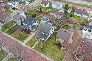 352 Bellflower Ave NW, Canton, OH 44708 - Photo 9