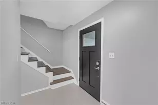 2820 Fort Island Dr, Fairlawn, OH 44333 - Photo 3