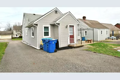 135 Clingan Street, Hubbard, OH 44425 - Photo 5