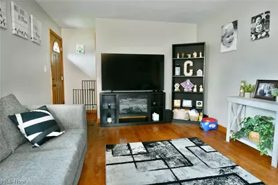 135 Clingan Street, Hubbard, OH 44425 - Photo 11