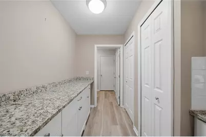 762 Hunters Trail, Akron, OH 44313 - Photo 13
