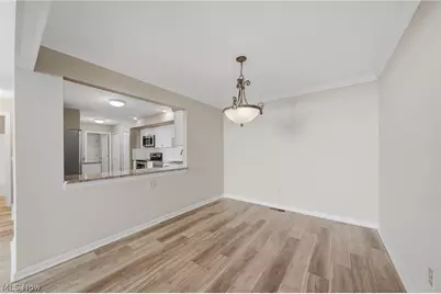 762 Hunters Trail, Akron, OH 44313 - Photo 7