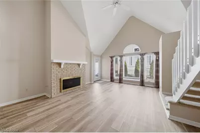 762 Hunters Trail, Akron, OH 44313 - Photo 5