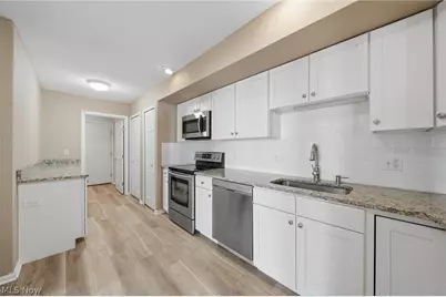 762 Hunters Trail, Akron, OH 44313 - Photo 11