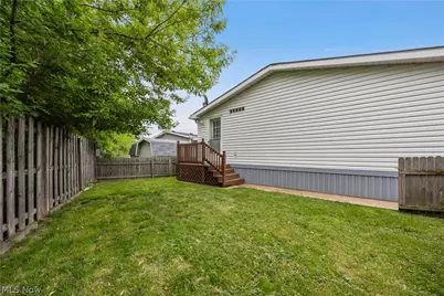 354 Pin Oak Circle, Elyria, OH 44035 - Photo 3