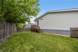 354 Pin Oak Cir, Elyria, OH 44035 - Photo 3