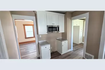 1017 Clinton Avenue SW, Canton, OH 44706 - Photo 7