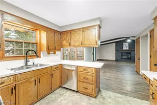 3845 Oakridge Dr NE, Louisville, OH 44641 - Photo 11