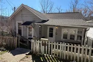 1074 Grant St, Zanesville, OH 43701 - Photo 1