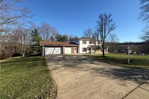 220 Barrington Ridge, New Concord, OH 43762 - Photo 3