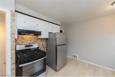 14906 Kingsford Avenue, Loveland, OH 44128 - Photo 13