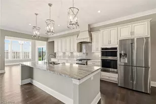 637 Lyonswood Dr, Hinckley, OH 44233 - Photo 11