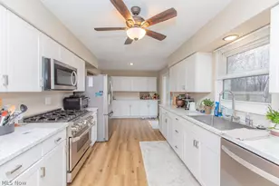 28469 Windsor Dr, North Olmsted, OH 44070 - Photo 7