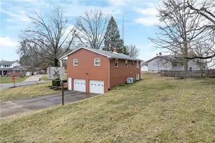 2892 Chadwick St NW, Massillon, OH 44646 - Photo 3