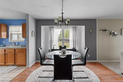 10406 Village Drive, Garrettsville, OH 44231 - Photo 7