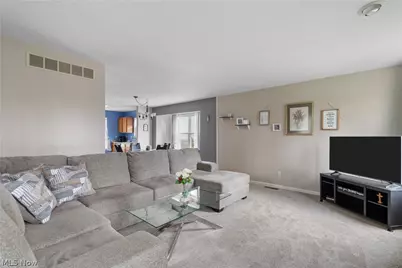 10406 Village Drive, Garrettsville, OH 44231 - Photo 5