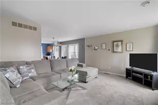 10406 Village Dr, Garrettsville, OH 44231 - Photo 5