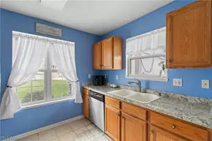 10406 Village Dr, Garrettsville, OH 44231 - Photo 9