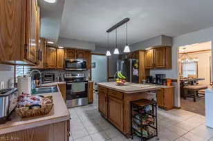 2218 Crestmont Dr, Girard, OH 44420 - Photo 13