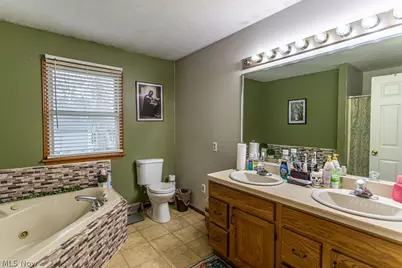 2218 Crestmont Drive, Girard, OH 44420 - Photo 27