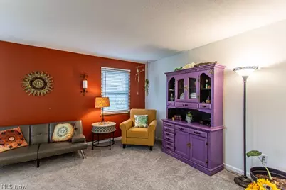 2218 Crestmont Drive, Girard, OH 44420 - Photo 7