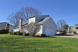 6566 Hythe St NW, Canton, OH 44708 - Photo 3