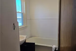 319 17th St, Elyria, OH 44035 - Photo 11