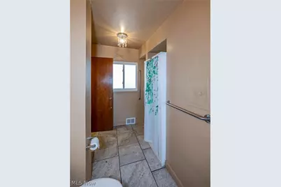 507 Broad Boulevard, Cuyahoga Falls, OH 44221 - Photo 15