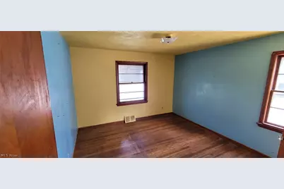 21250 Wilmore Avenue, Euclid, OH 44123 - Photo 5