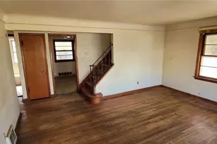 21250 Wilmore Ave, Euclid, OH 44123 - Photo 3