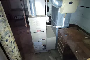 21250 Wilmore Ave, Euclid, OH 44123 - Photo 15